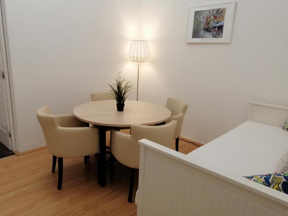 Filinhome Zmaj Jovina Suite Novi Sad Exterior foto